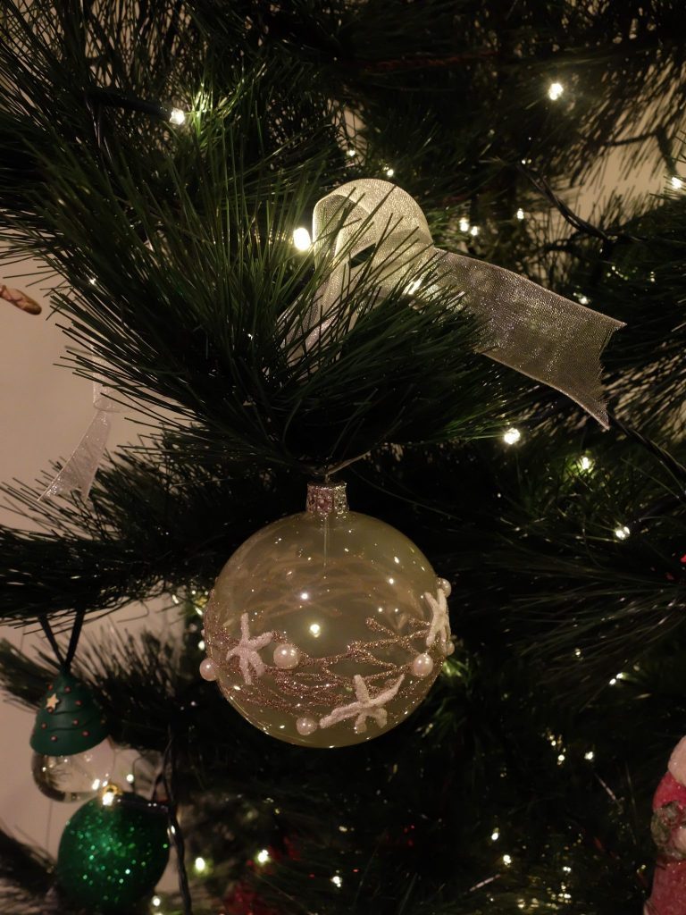 Splurgy David Jones tree ornament - It was oceanic and fitted my colour theme - what was I to do?
