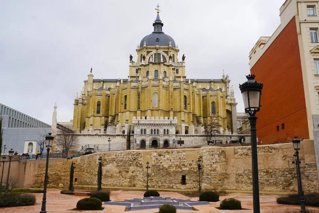 Try A Free Walking Tour Next Time You Explore The World! Free Walking Tours Madrid