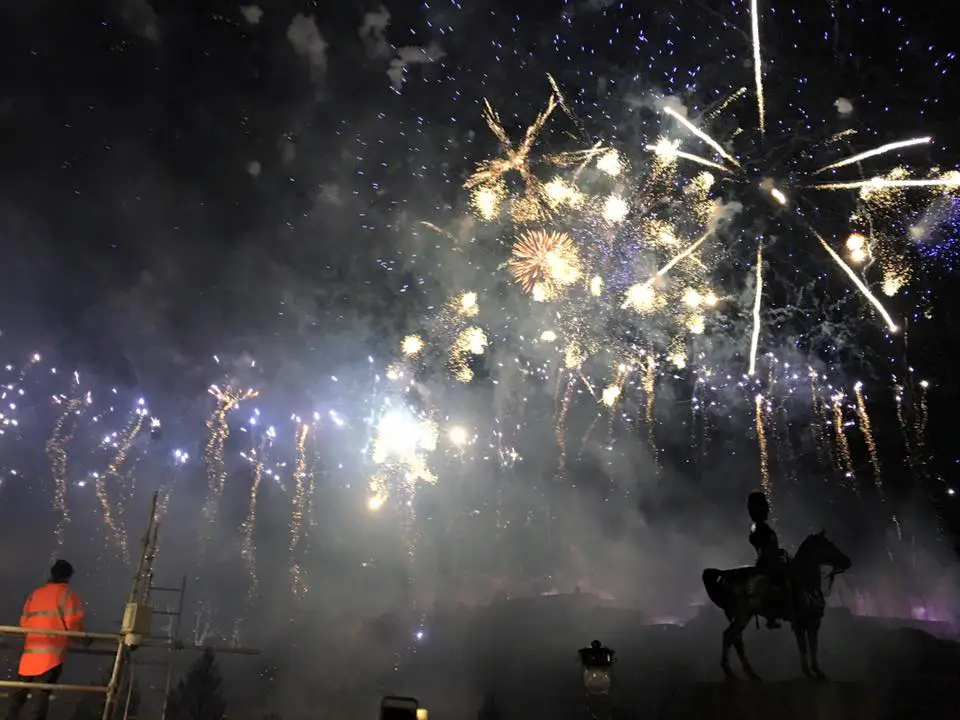 pictures of hogmanay in Edinburgh