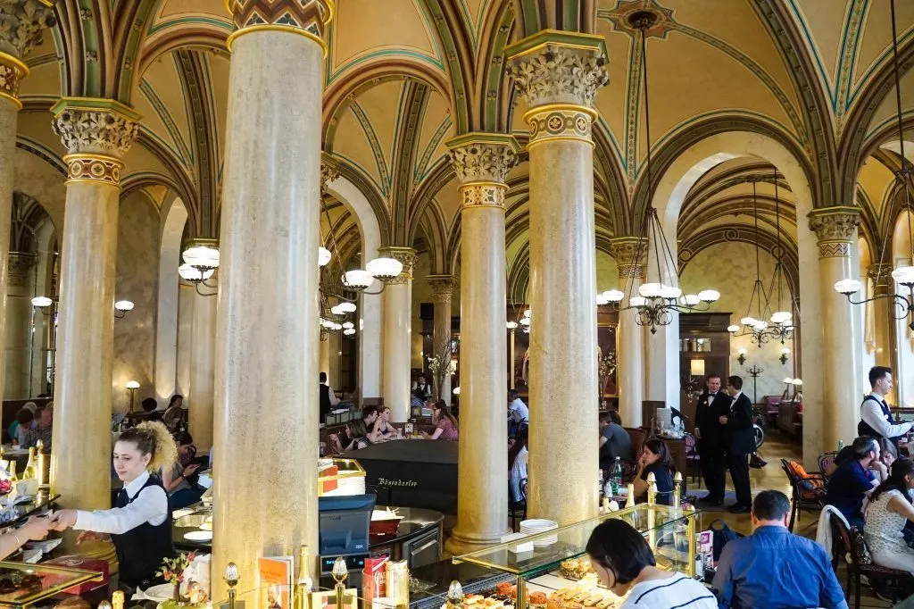 Top Things to Do in Vienna: Historic Vienna Coffeehouses