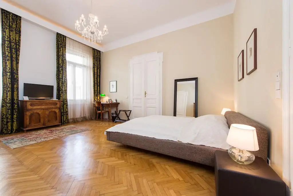 MID-RANGE Hotel in Vienna | Rosa Linde - Comfort B&B