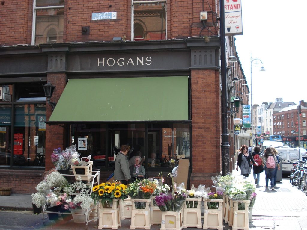 top 9pubs in dublin | dublin pubs live music | best music pubs in dublin | Hogans - Best Pubs in Dublin