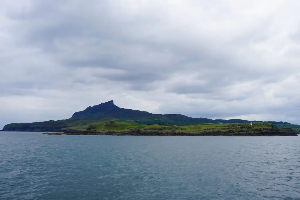 isle of muck accommodation