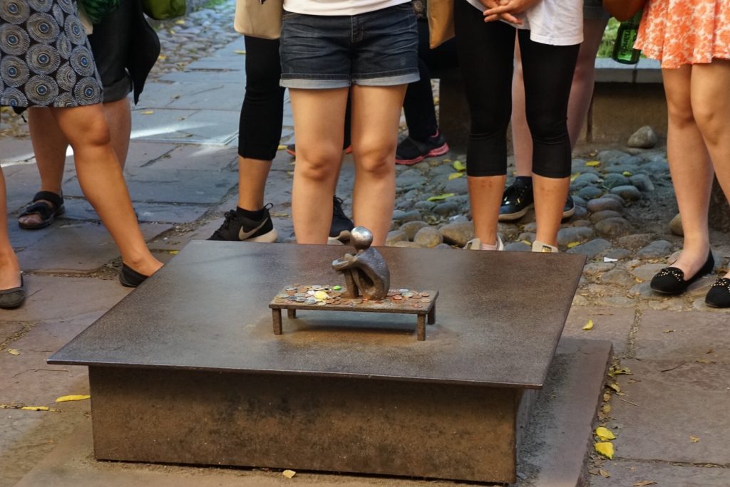 Worlds Smallest Public Statue ? Stockholm, Sweden 