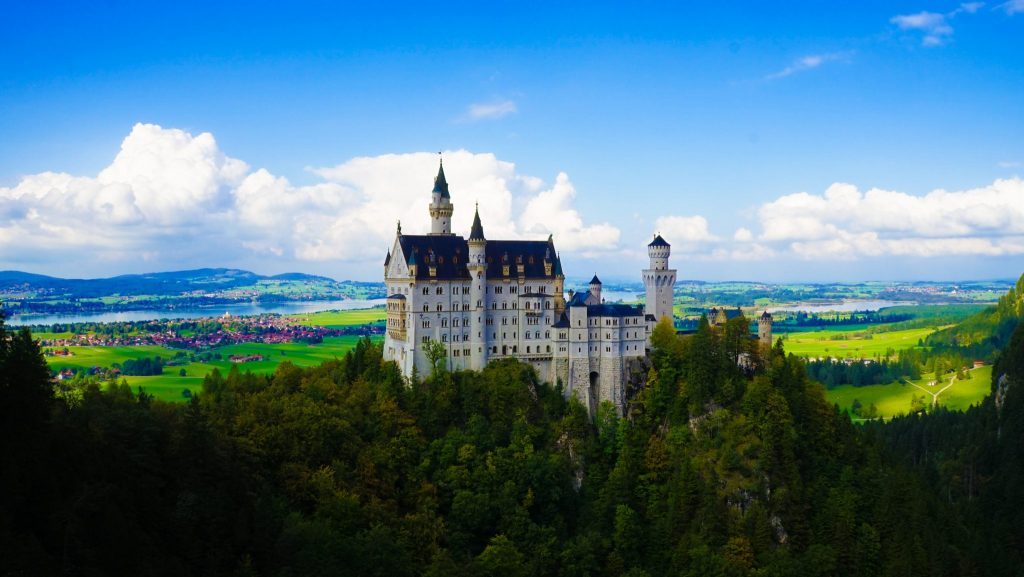 Guide To A Easy Day Trip To Neuschwanstein Castle from Munich!