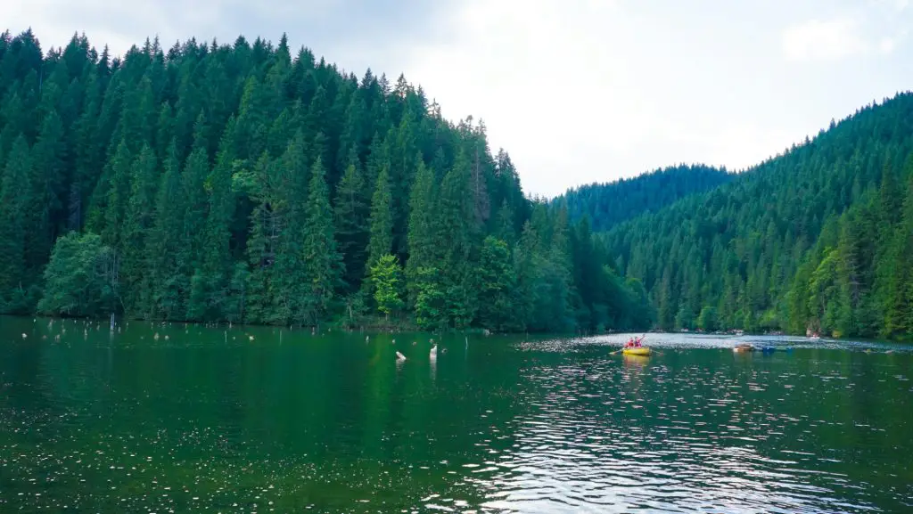 Lacul Roșu (Red Lake) - Romania Vacation Spots