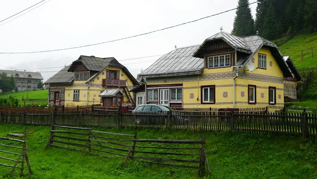 Ciocănești Painted House in Romania