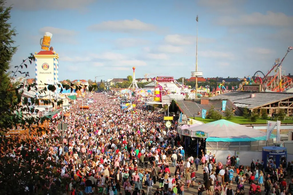 how to oktoberfest like a german | what is oktoberfest like in germany | things to do for oktoberfest | how does oktoberfest work