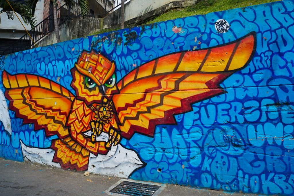 tour del graffiti medellin comuna 13