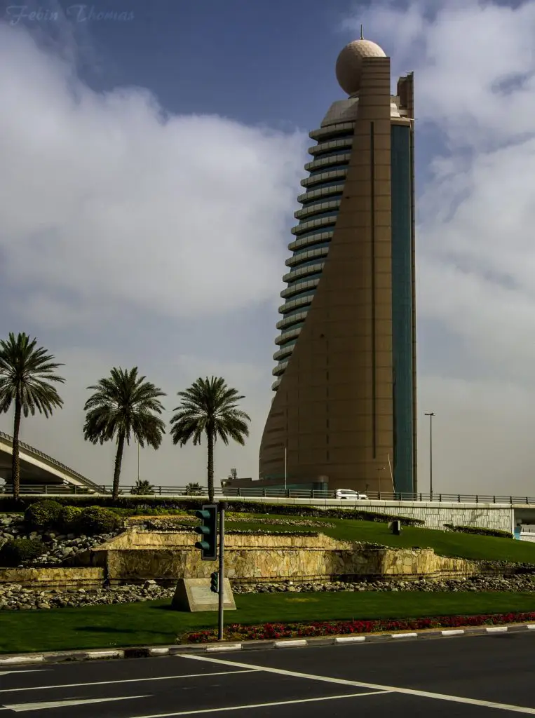 Etisalat Tower 2 Dubai Architecture Guide United Arab Emirates