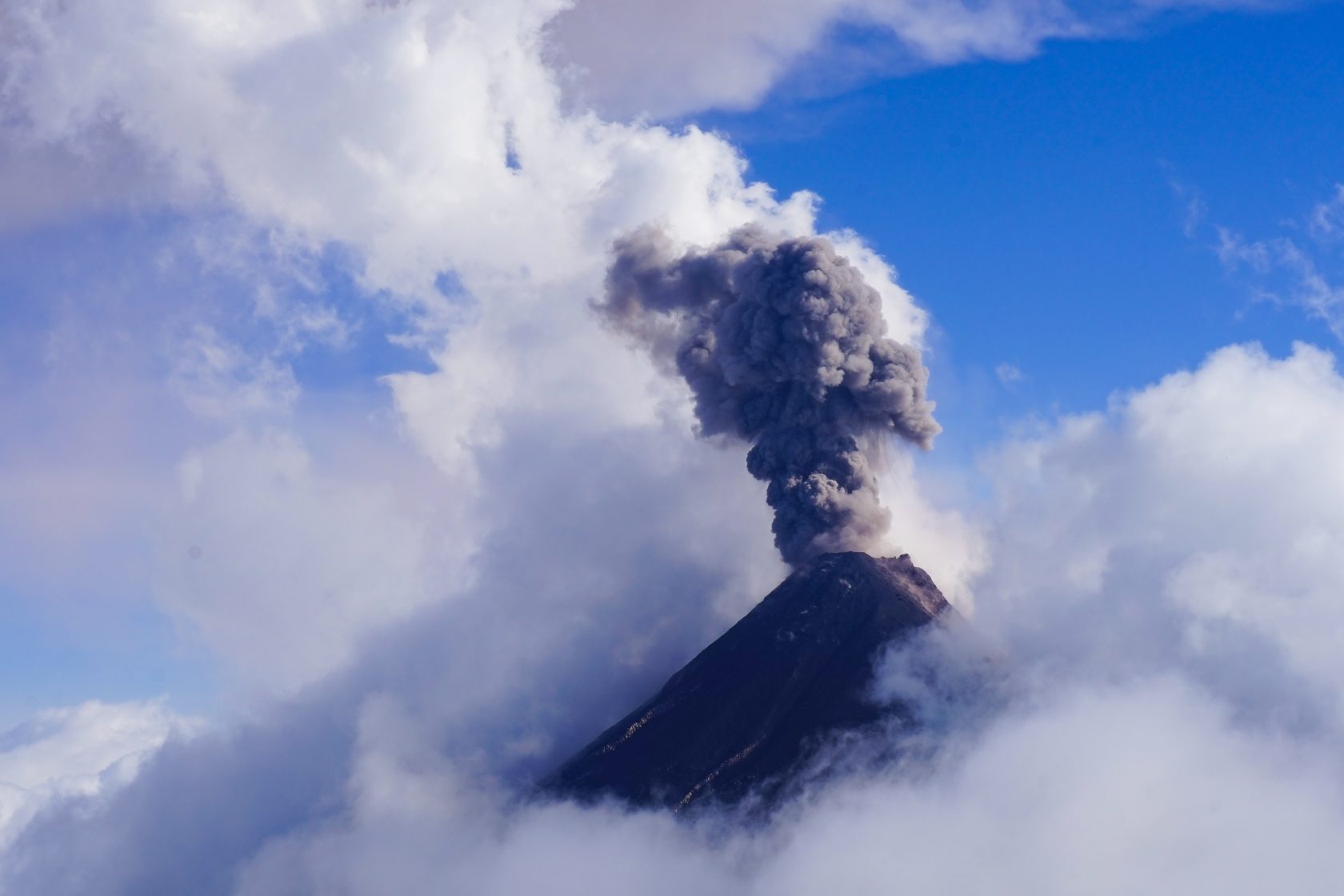 How To Hike Acatenango And See The Most Active Volcano In Central America!