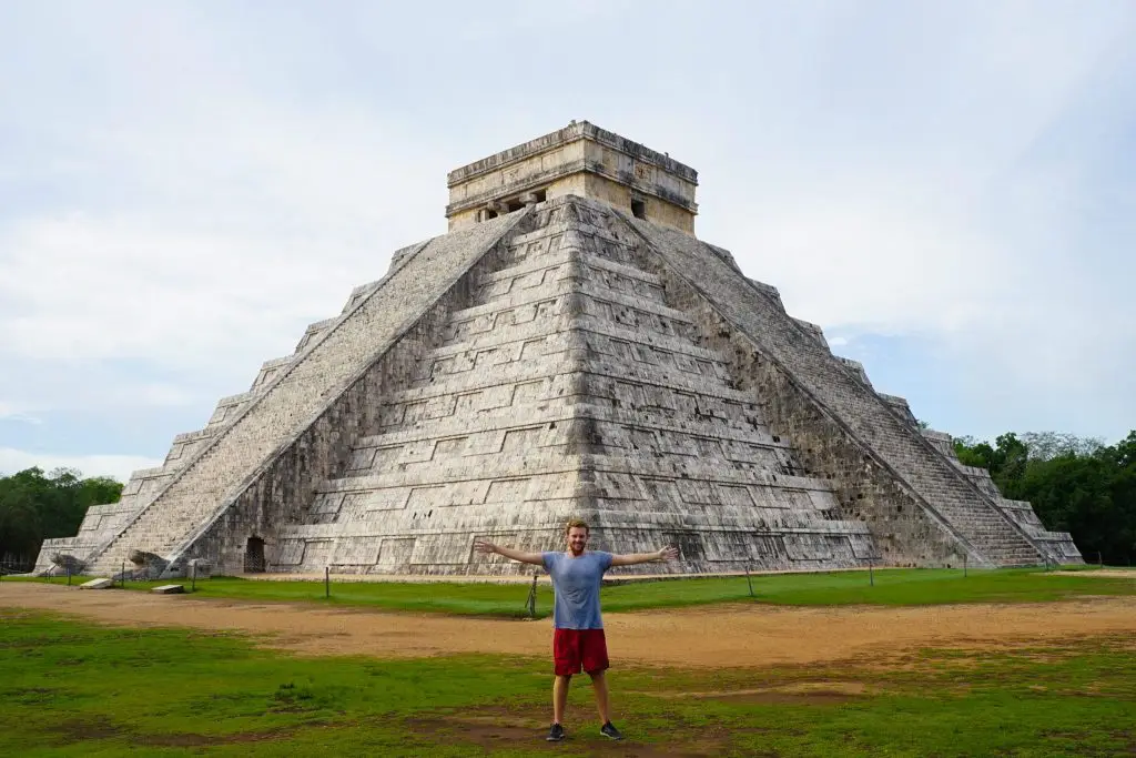 How To See Chichen Itza Alone - Without The Tour Groups or Crowds!