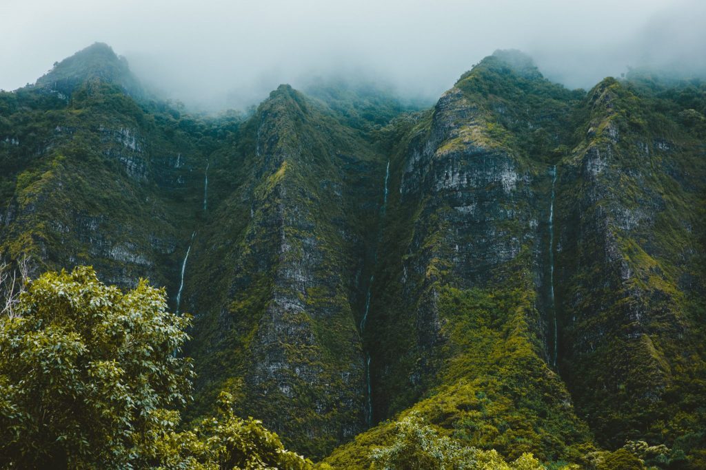 Oahu Mountains - best place to visit in hawaii for first time - Oahu Island Now