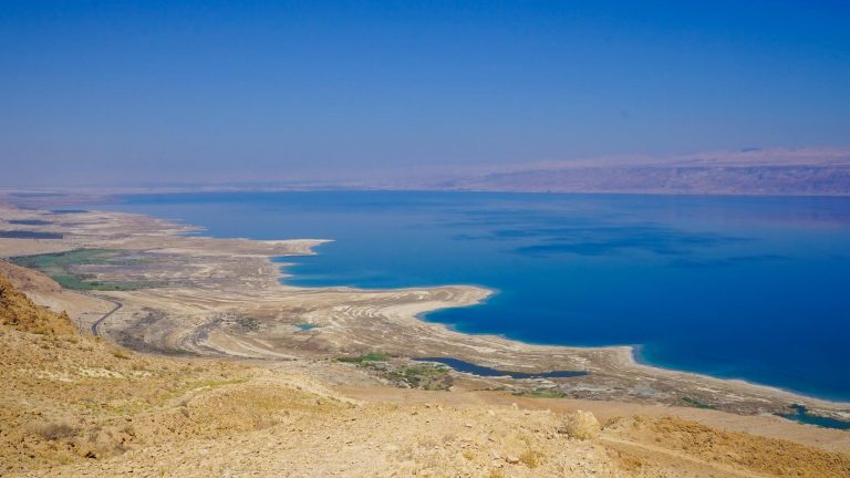 A Travellers Guide To Actually Enjoying A Swim In The Dead Sea In Israel!