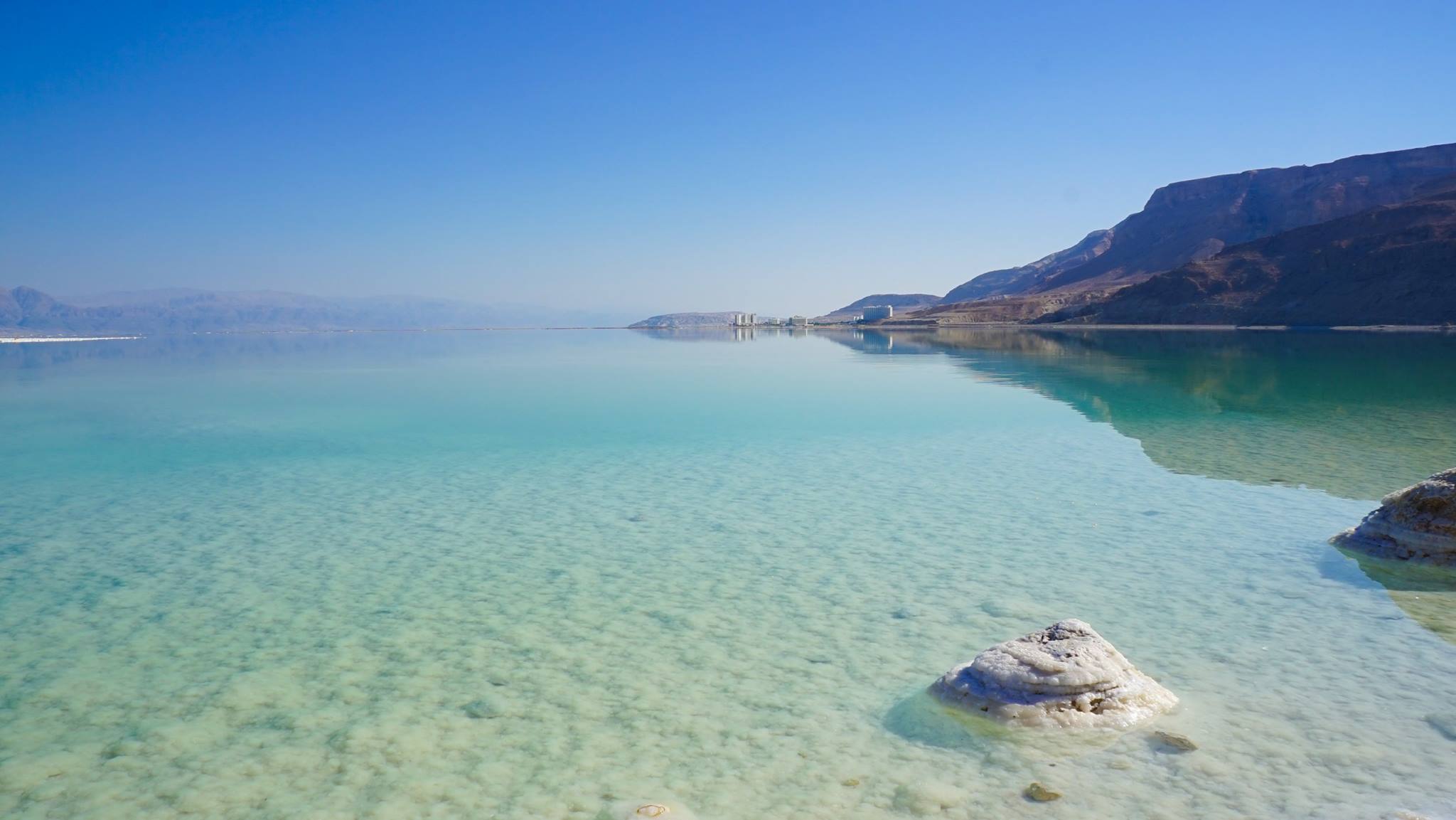 A Travellers Guide to Actually Enjoying A Swim in The Dead Sea in Israel!