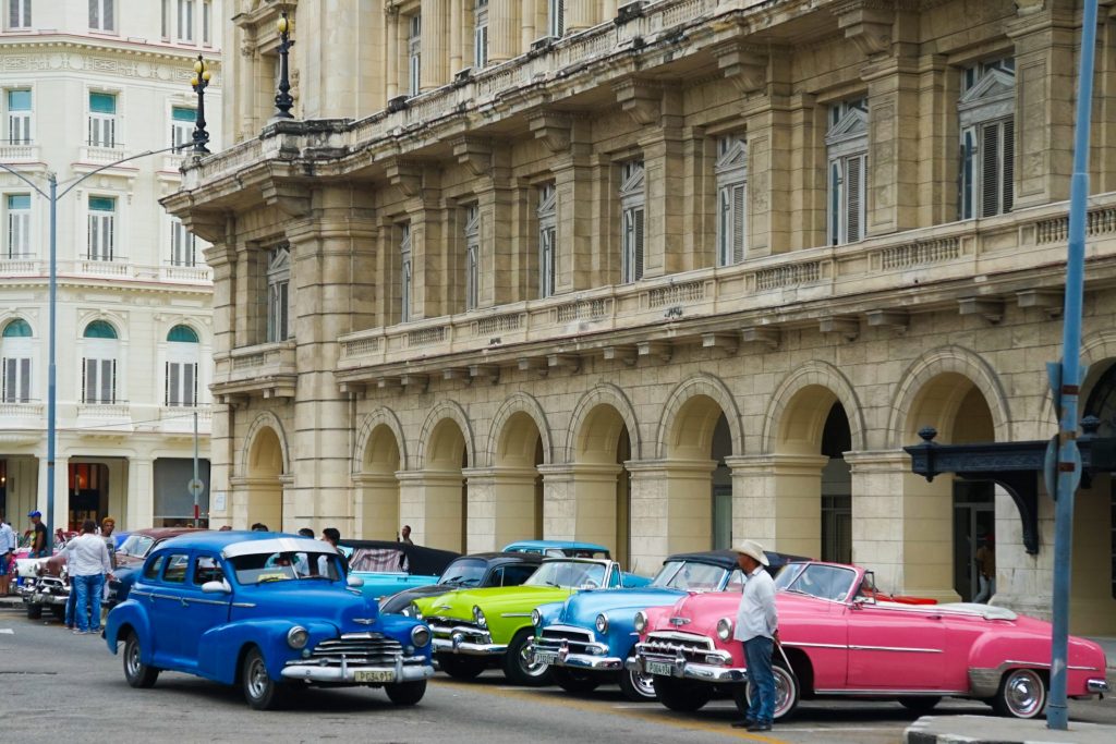 American classic cars old car tours in Havana!