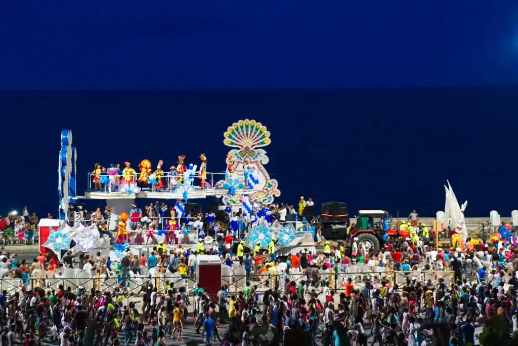 Cuba Festivals - Havana Carnival on the Malecon