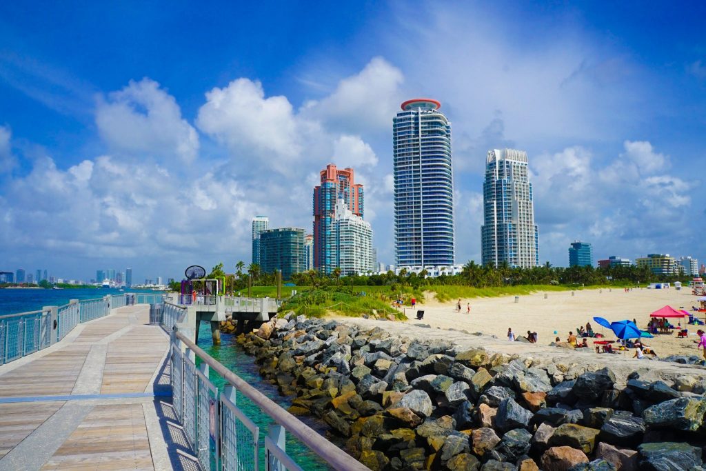 things to do in miami this weekend - hit the beach