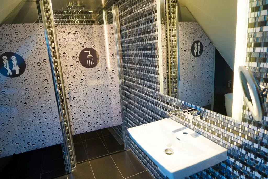 Hotel Oleana Bergen Bathroom - Bergen Budget Hotels