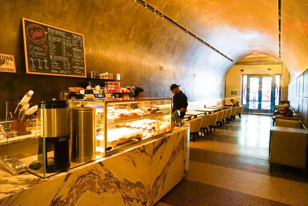 Jake's Midtown NYC Coffee Shop & Cafe - The Knickerbocker Hotel