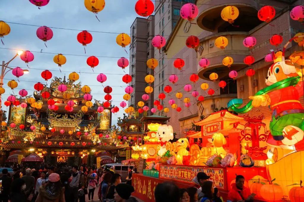 places of interest in taipei - Songshan Temple