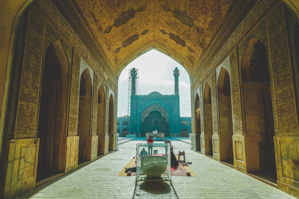 20 Fun Things To Do In Isfahan Iran: Persian Architecture Extravaganza