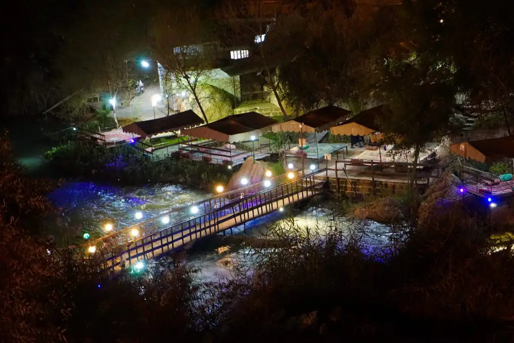 Lashka Bridge Dining Shushtar Travel Guide