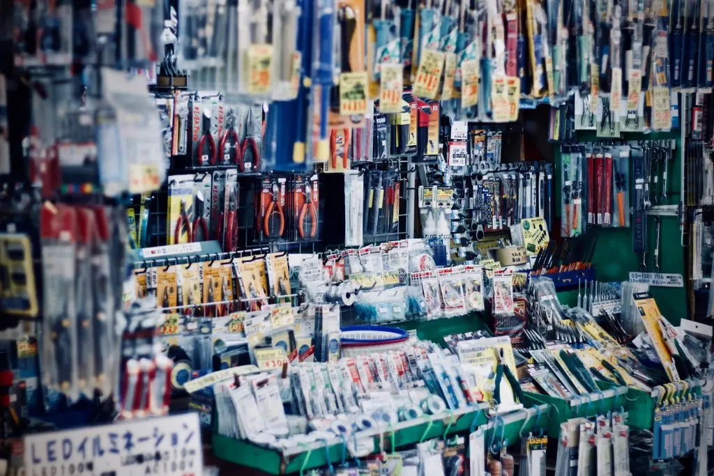Cheap Supplies At The 100 Yen Shop - Tokyo On The Cheap