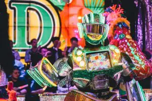 robot show tokyo / robot restaurant in tokyo