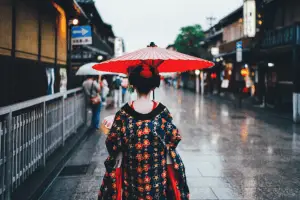 dress up like a geisha in tokyo - weird things to do in tokyo