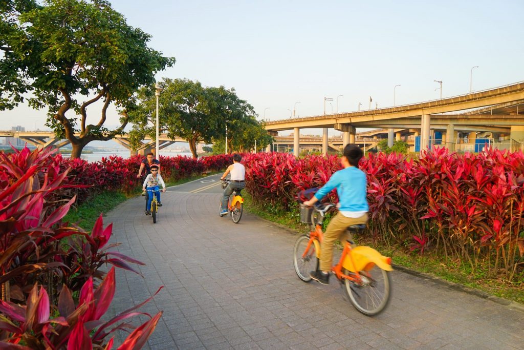 Taipei Riverside Bike Path - Taipei Attractions