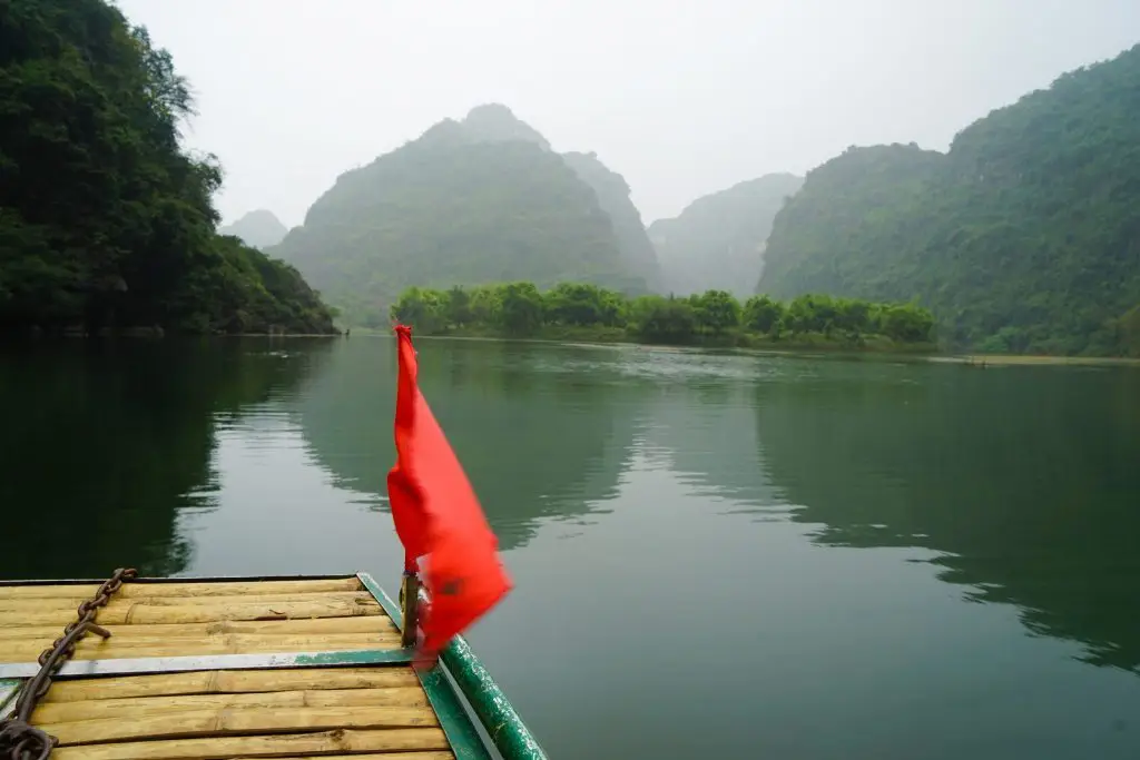 Trang An Grottoes Tour