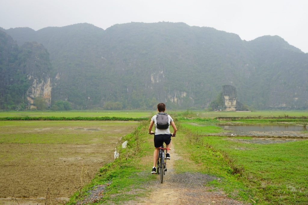Hiring A Bike In Ninh Binh / hang múa ninh bình