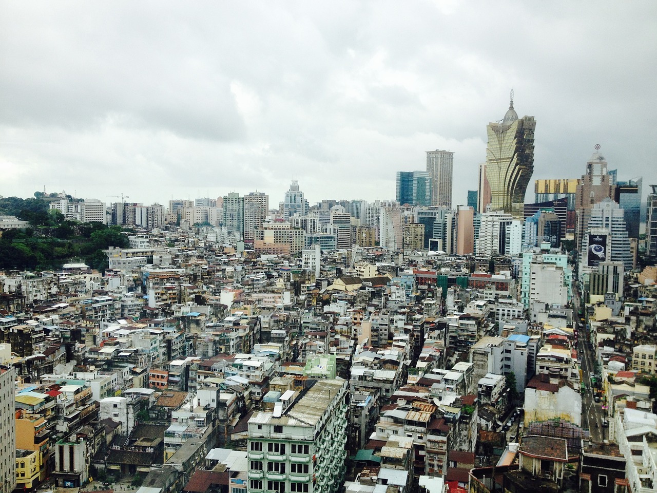 10 Awesome Things to Do in Macau | History, Performances, Amusement Parks and Food!