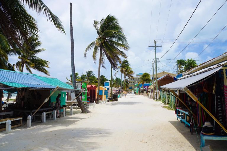 Go Slow With These 12 Fun Things To Do In Caye Caulker, Belize ...