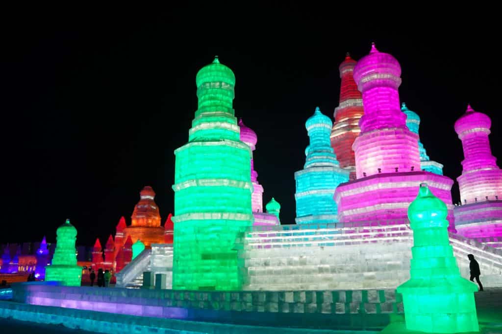 ** snow village harbin china ** the harbin international ice and snow sculpture festival ** harbin china snow festival ** harbin fantasy snow world **