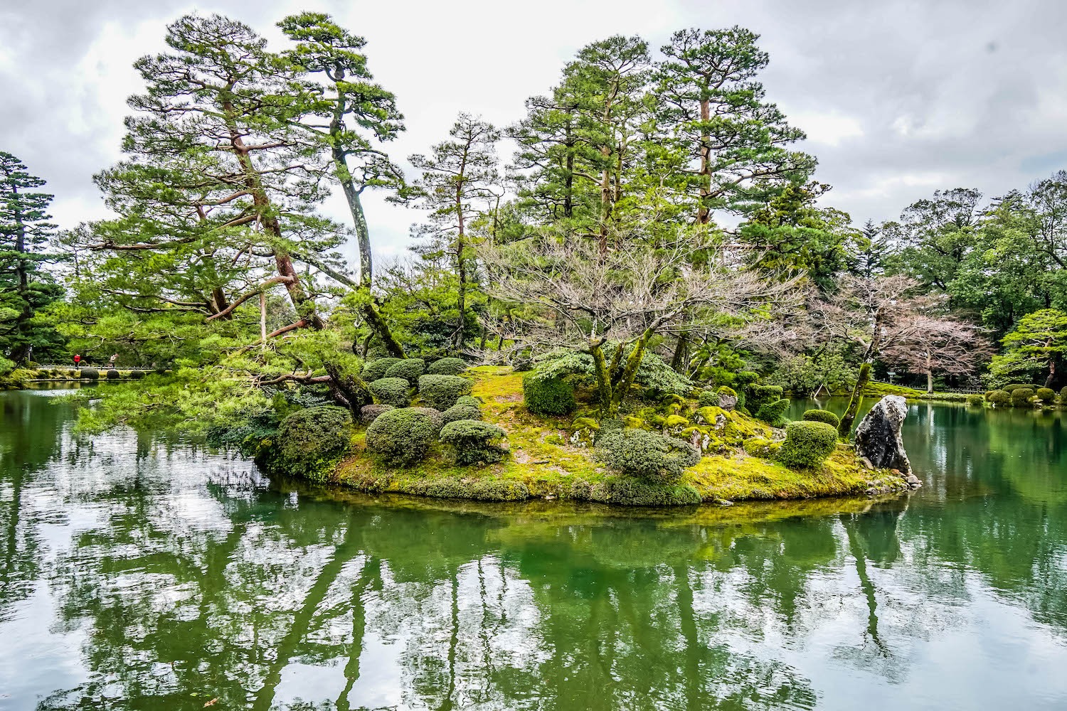 Why The Kanazawa Gardens Needs To Be On Your Japan Bucket-List!