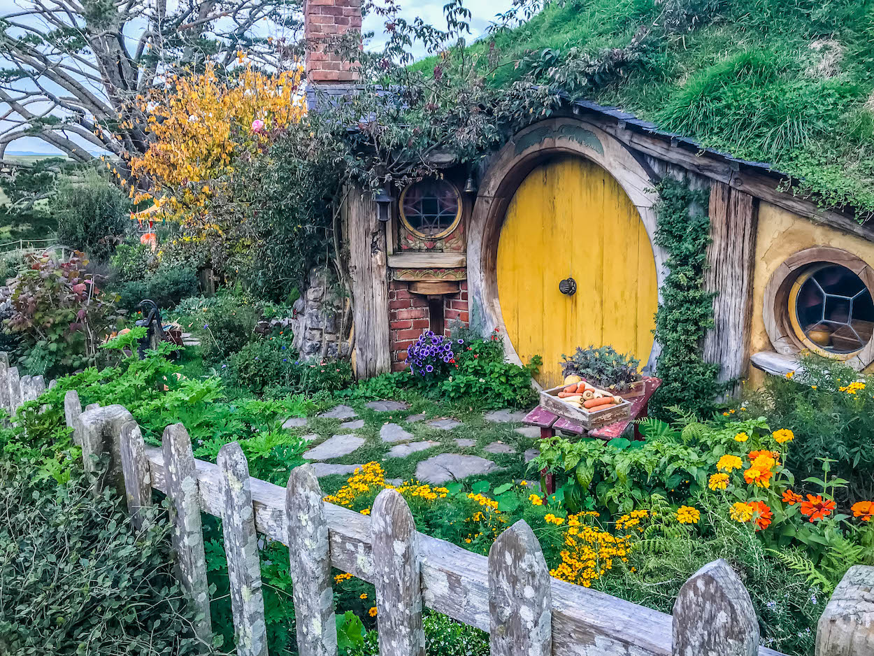 5 Reasons Why You Need To Visit Hobbiton On Your Trip To New Zealand!