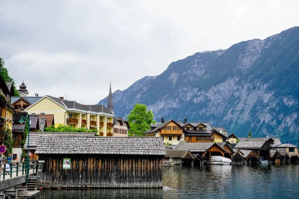 hallstatt sightseeing ** hallstatt history ** places to visit in hallstatt ** vienna to hallstatt train **