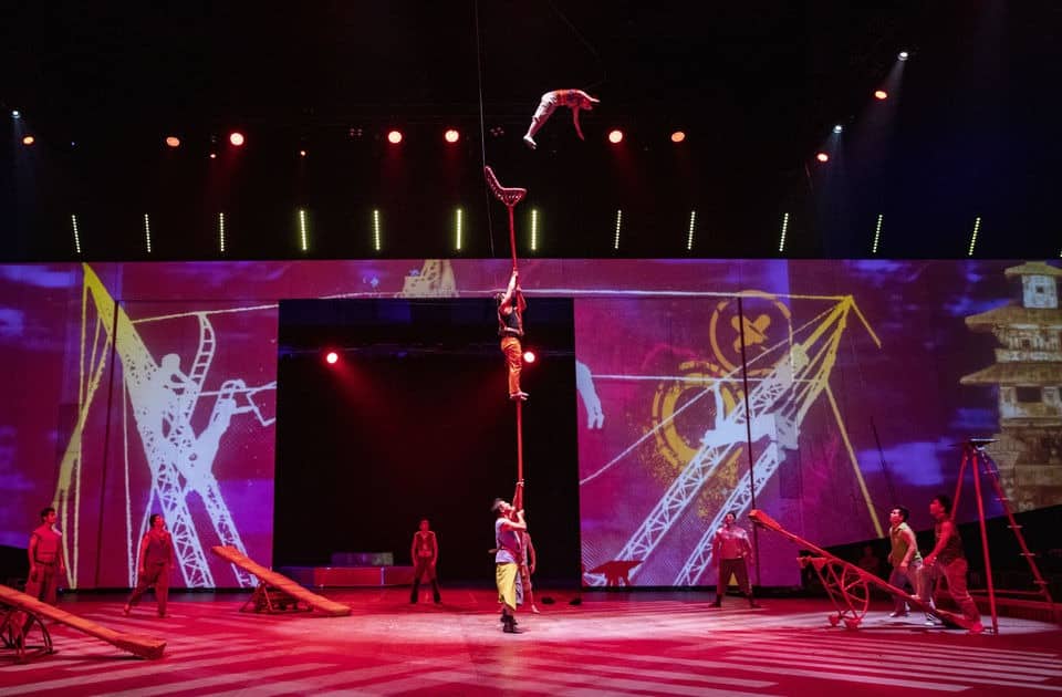 See The Amazing Era Intersection Of Time Acrobatic Show