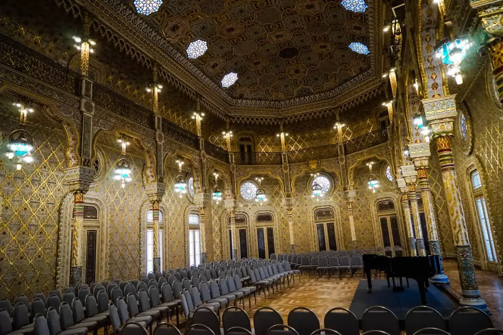 Tour The Remarkable Palácio da Bolsa