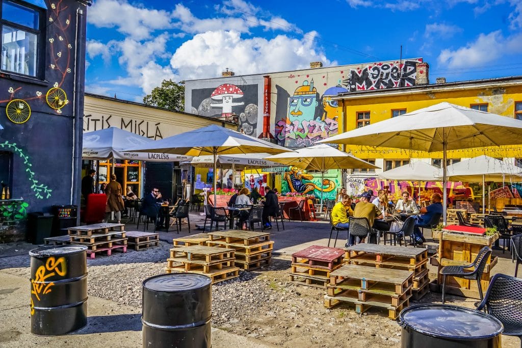 music bar tallinn weather service