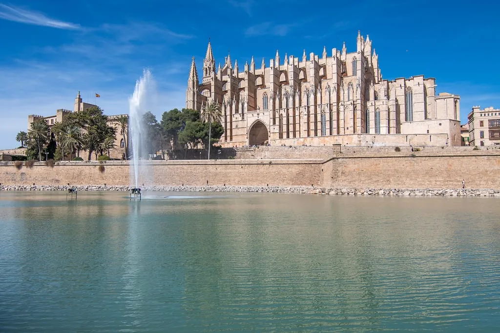 Famous landmarks in Spain - La Seu