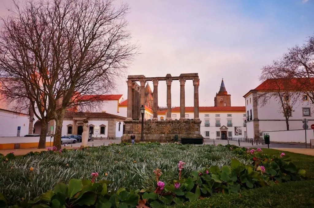 The Temple of Diana - Garden and Roman Ruins in Evora