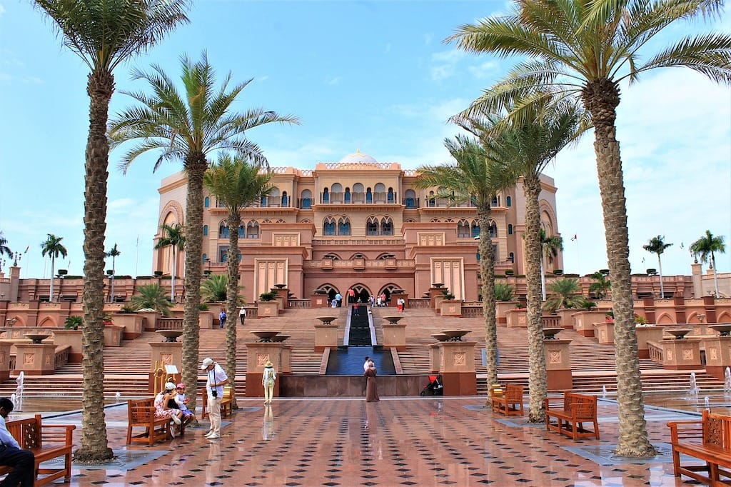 places to see in the uae - Emirates Palace