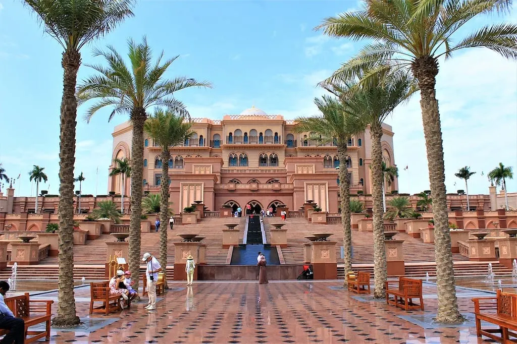places to see in the uae - Emirates Palace