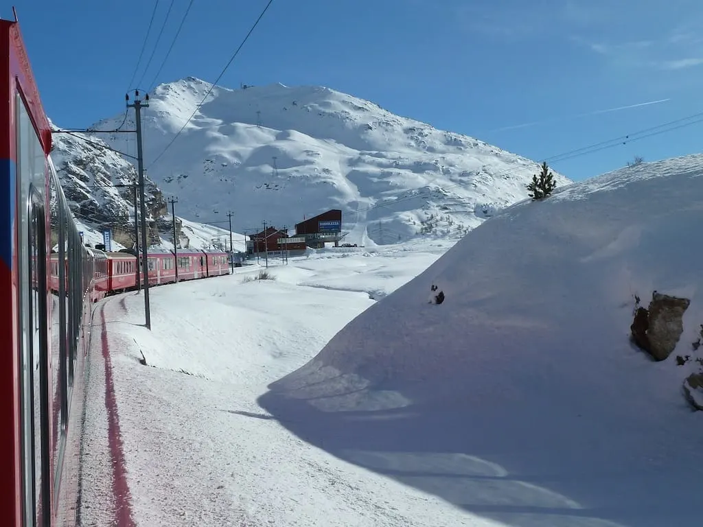 Famous Swiss Landmarks - The Glacier Express Trainline 2