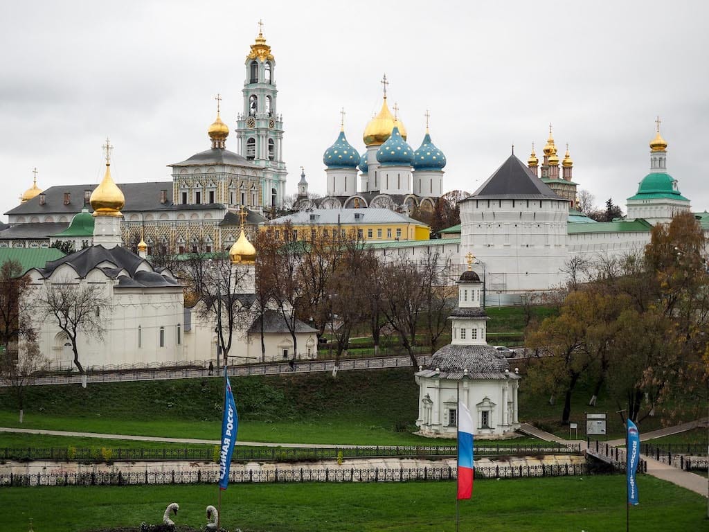 beautiful places in russia - Holy Trinity-St. Sergius Lavra