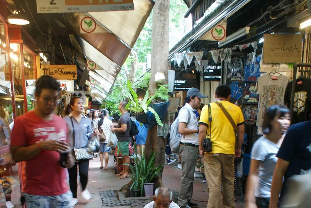 thailand tourist attractions - Chatuchak Weekend Market