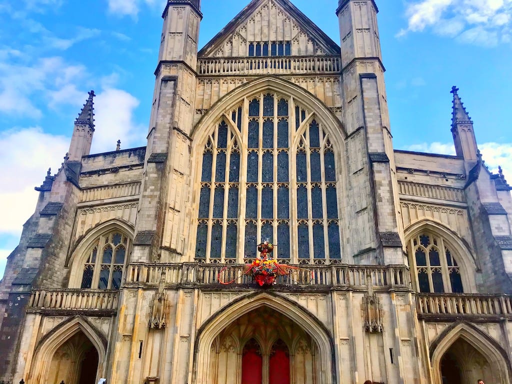 famous places in england - Winchester Cathedral